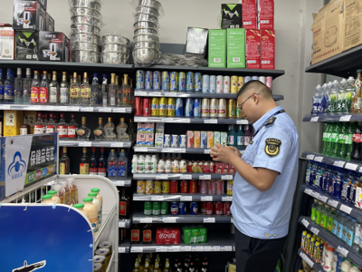 蘆山縣市場監(jiān)督管理局 筑牢農(nóng)村食品安全防線，持續(xù)開展食品經(jīng)營檢查工作